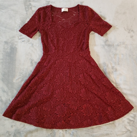 Urban Outfitters lace dress - Picture 2 of 3